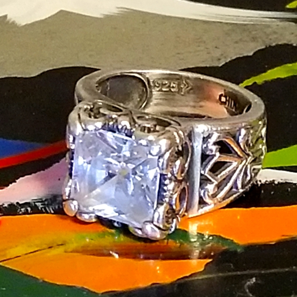 Silpada Sterling Silver & Zirconia Uptown Ring - Picture 2 of 15